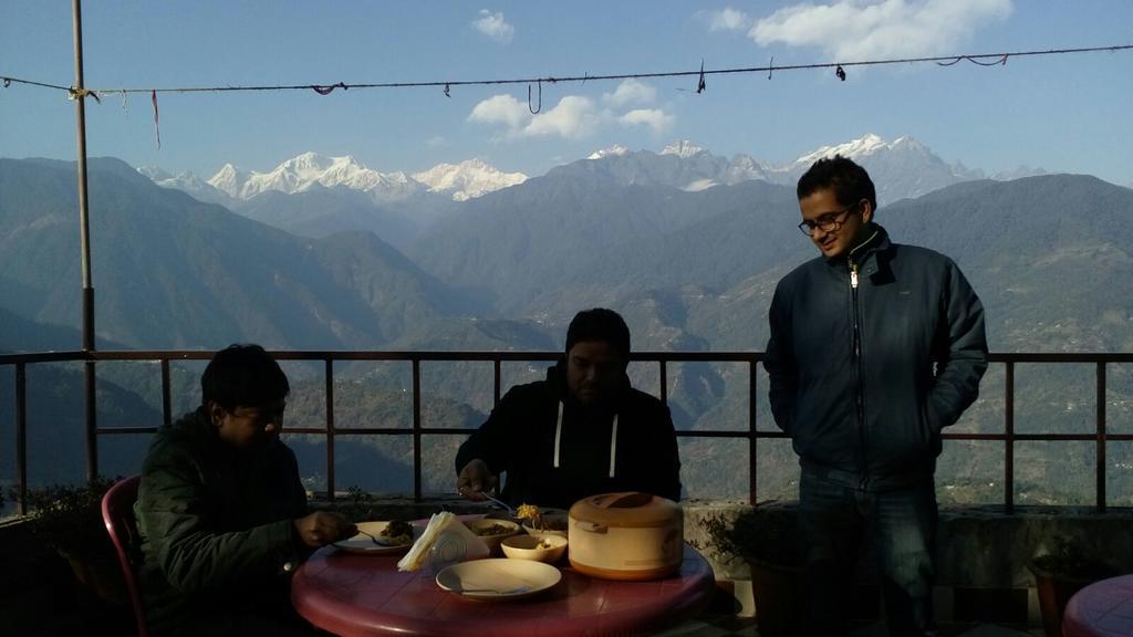 Hotel Valley View Pelling Exteriör bild